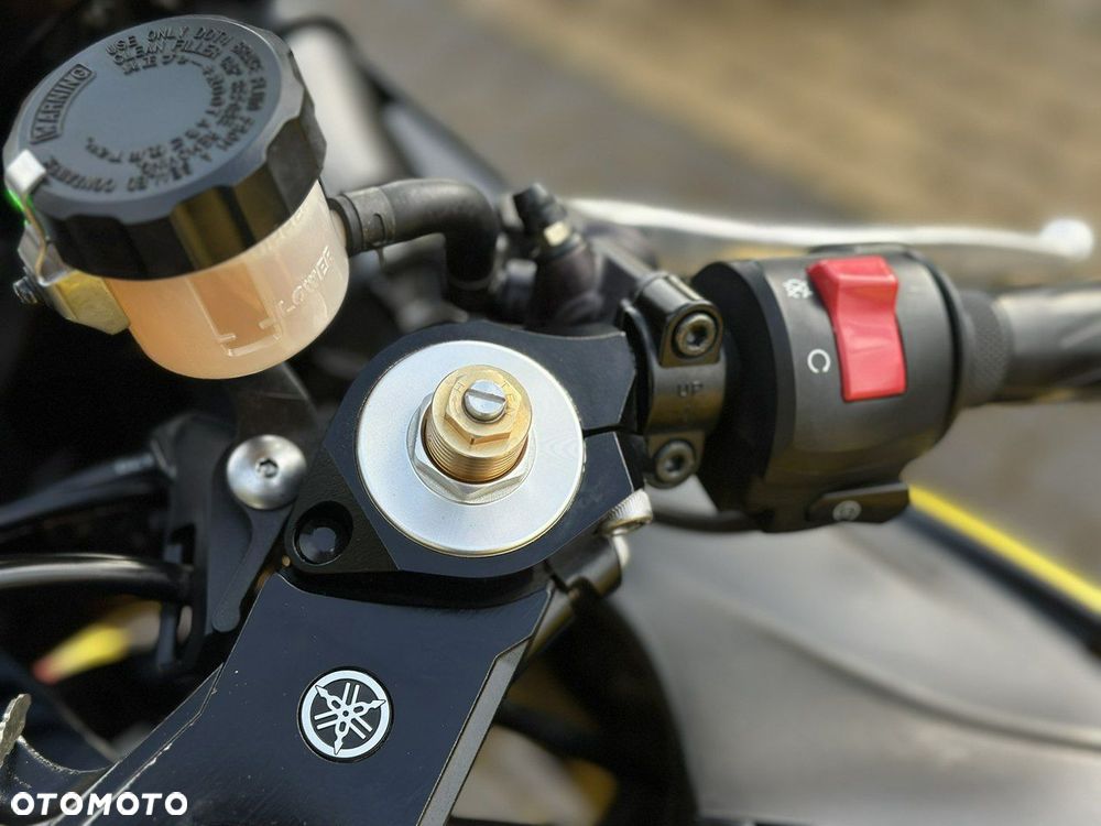 Yamaha R6 - 12