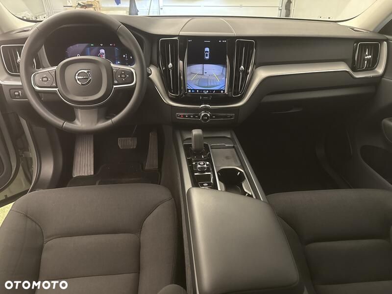 Volvo XC 60 B4 B Momentum Pro - 20