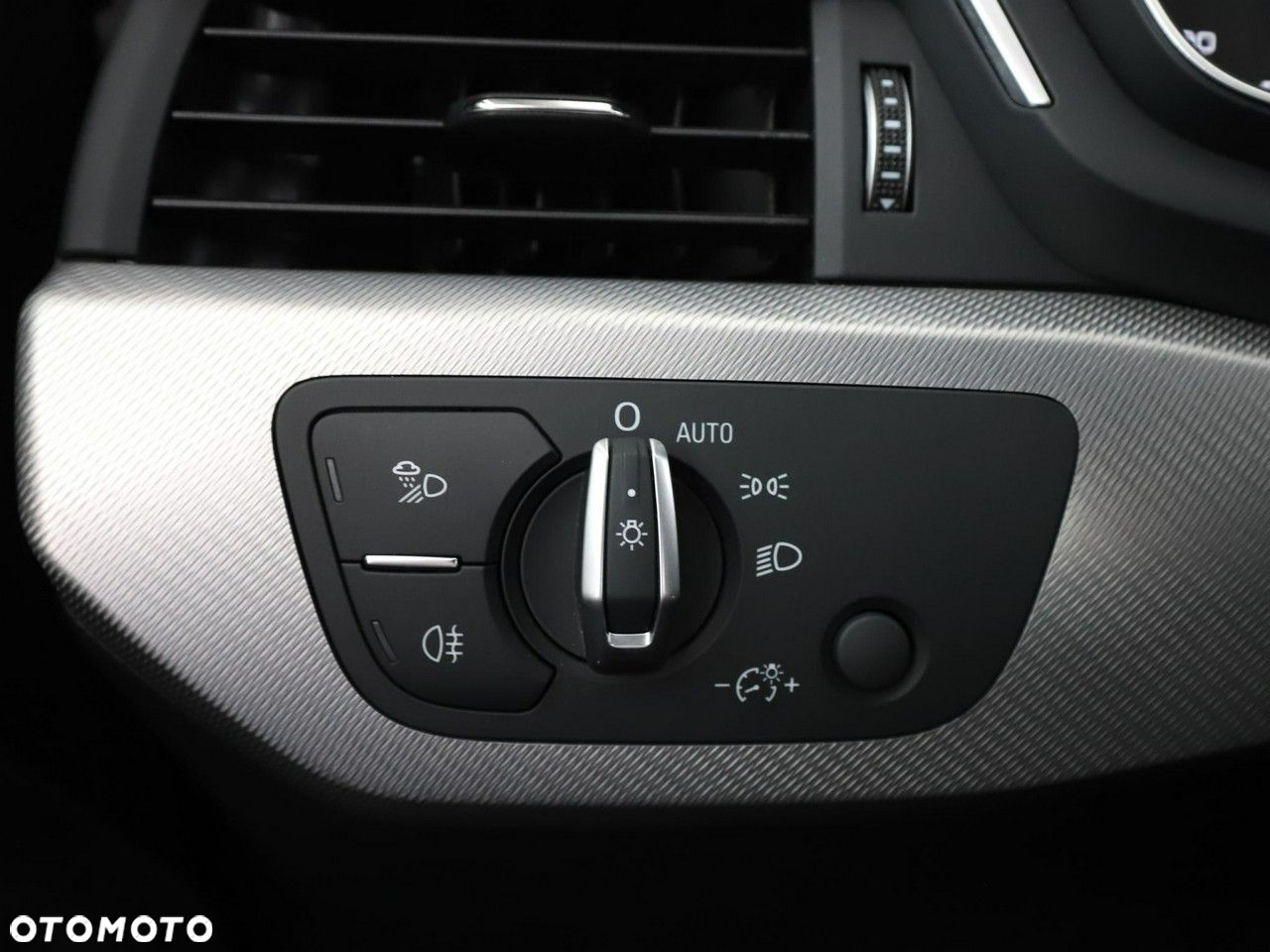 Audi A4 2.0 TDI Design - 29
