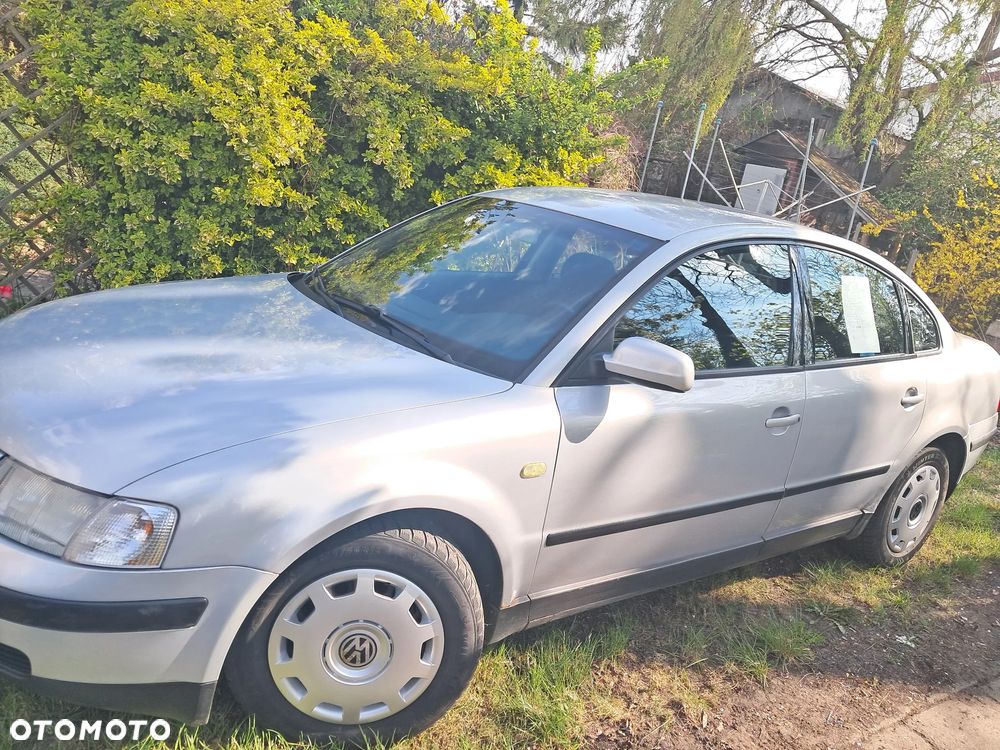 Volkswagen Passat - 2
