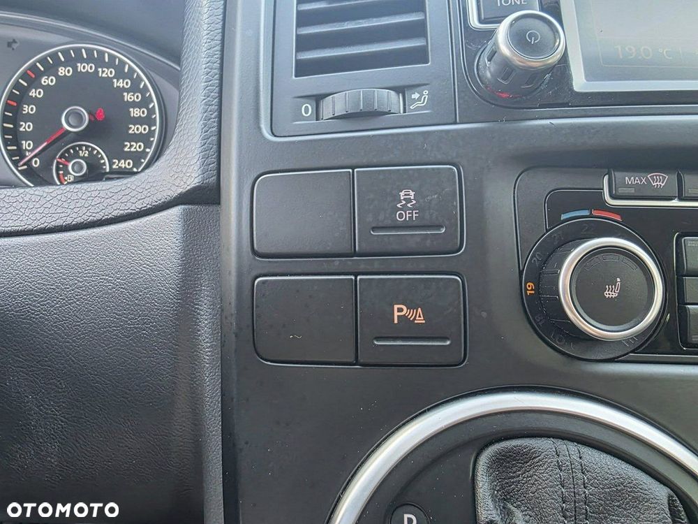 Volkswagen Multivan - 17