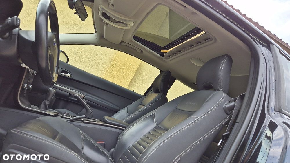 Volvo C30 D4 R-Design - 6