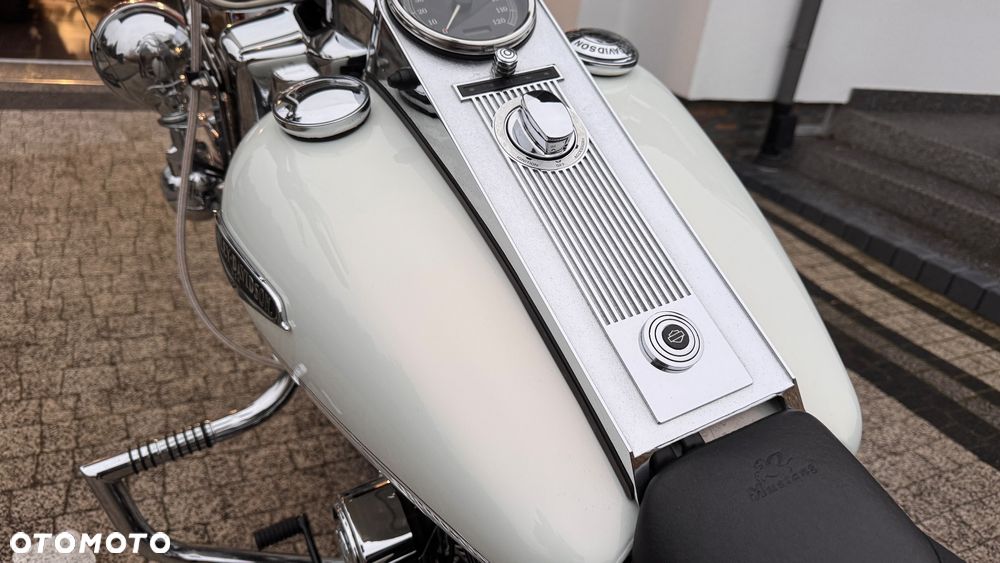Harley-Davidson Touring Road King - 13