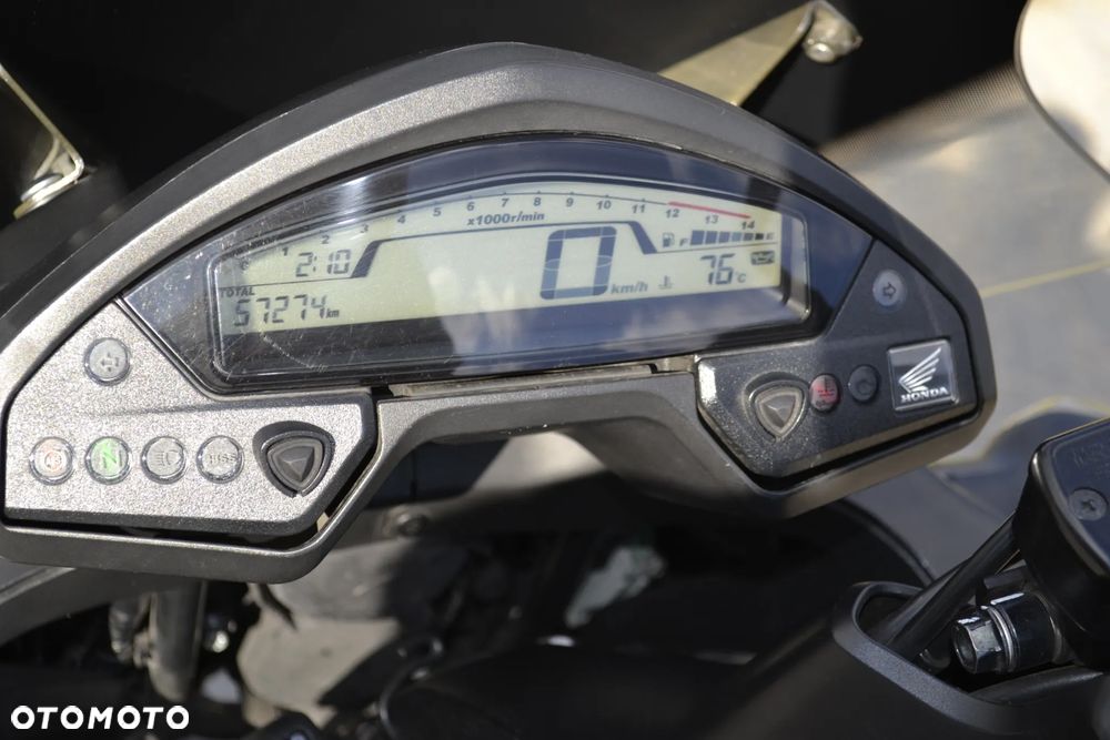 Honda VFR - 23