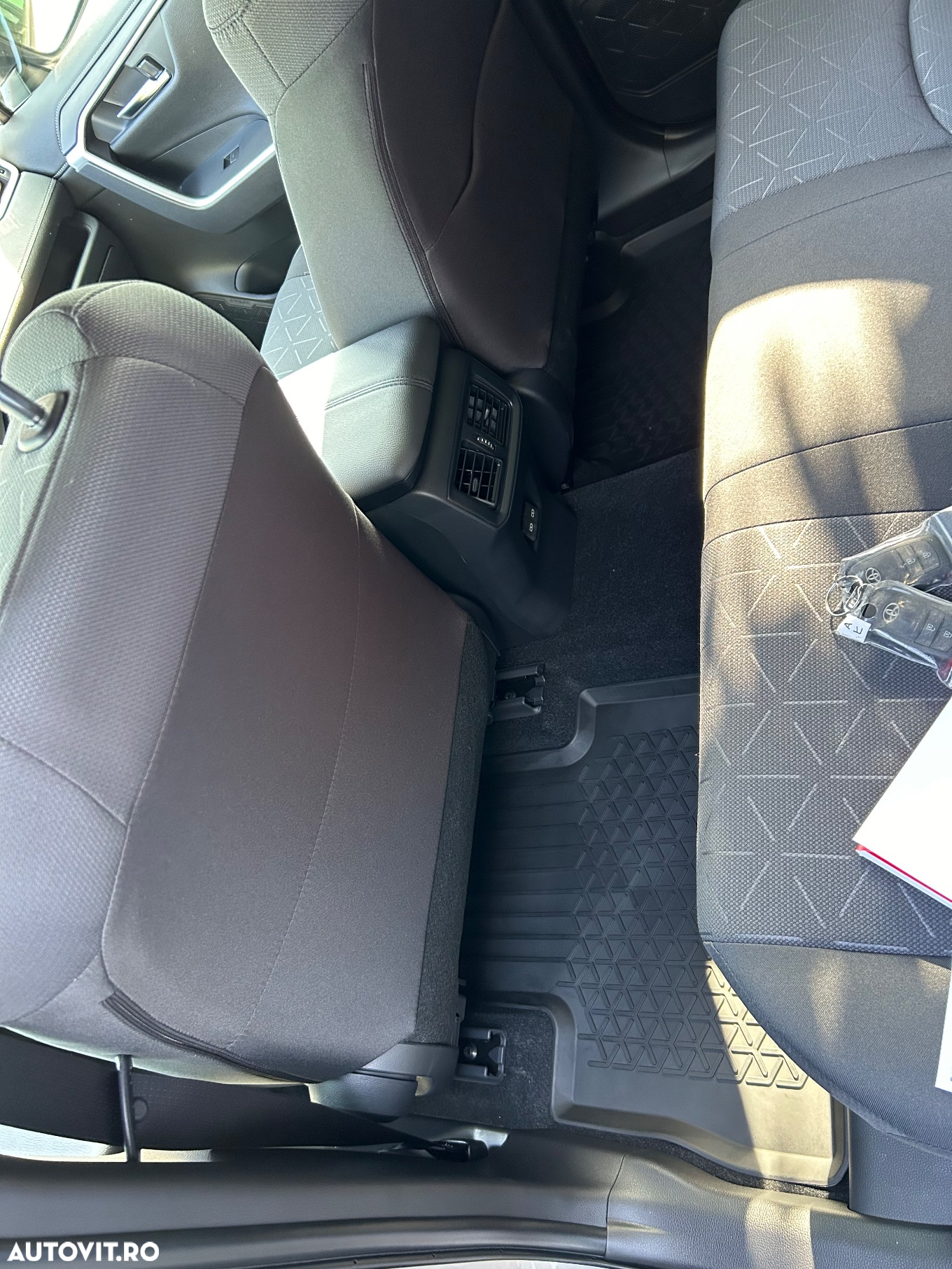 Toyota RAV4 - 12