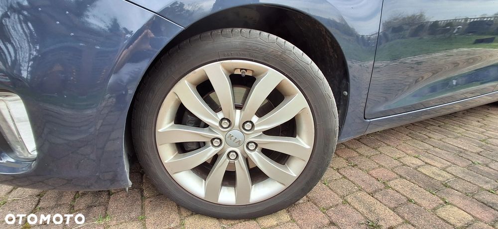 Kia Carens 1.6 GDI Business Line EU6 - 25