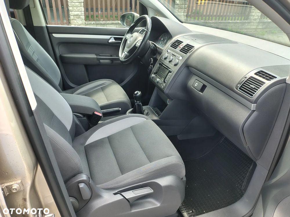 Volkswagen Touran 2.0 TDI DPF BlueMotion Technology Life - 21