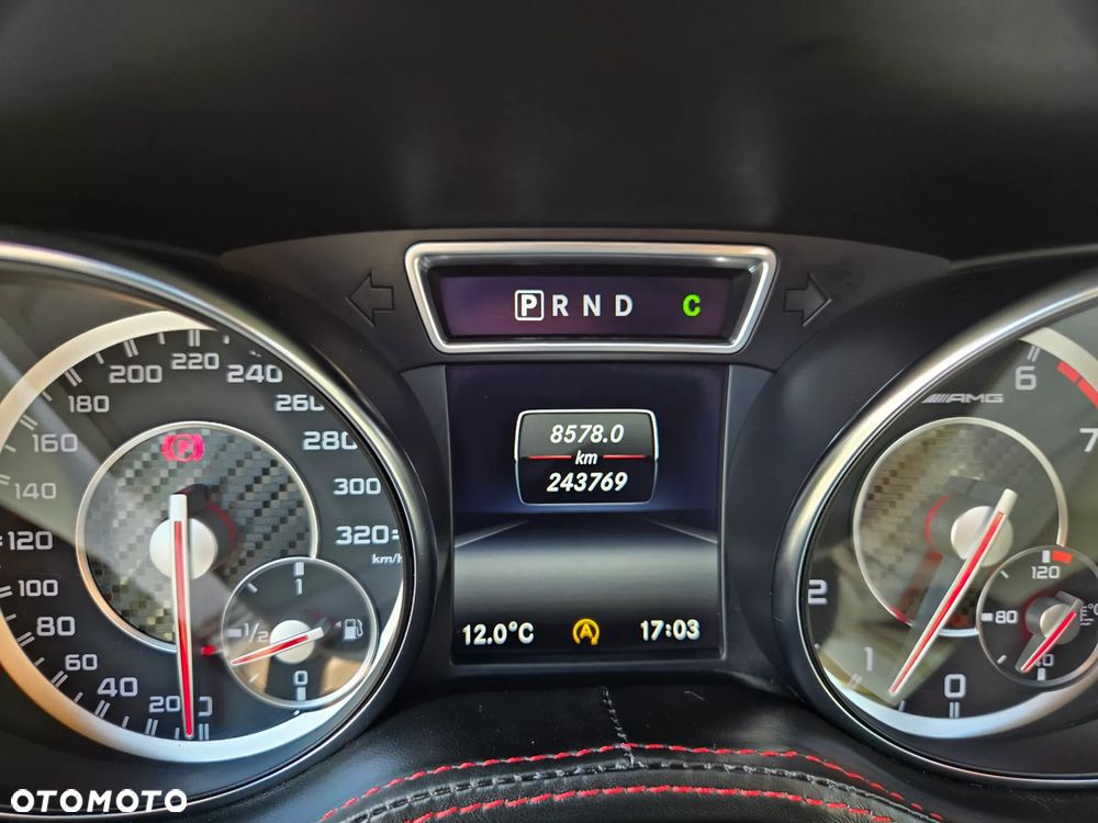 Mercedes-Benz CLA - 12