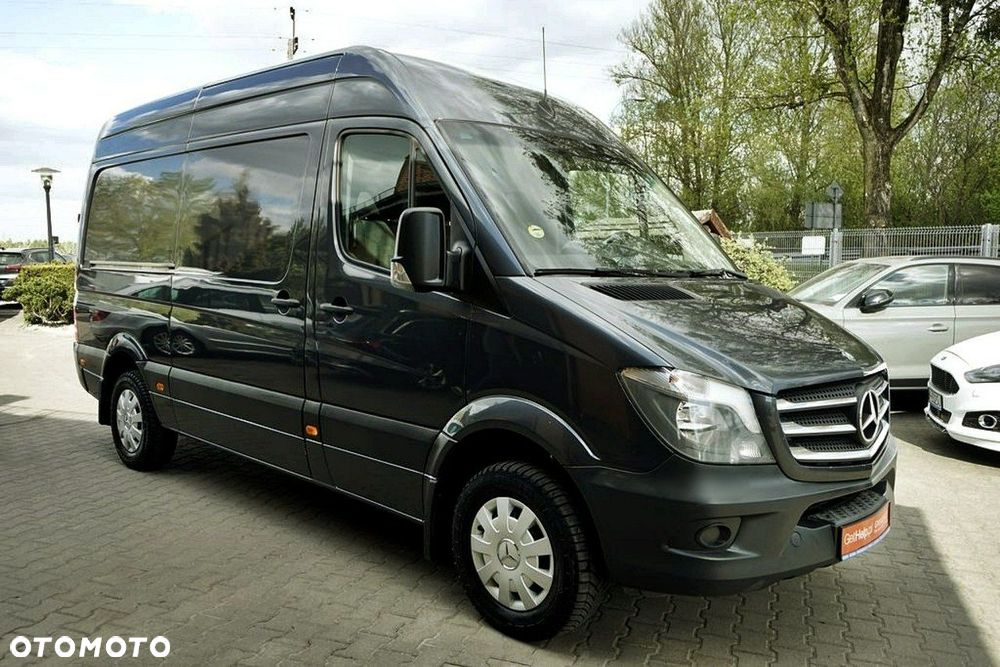 Mercedes-Benz Sprinter - 11
