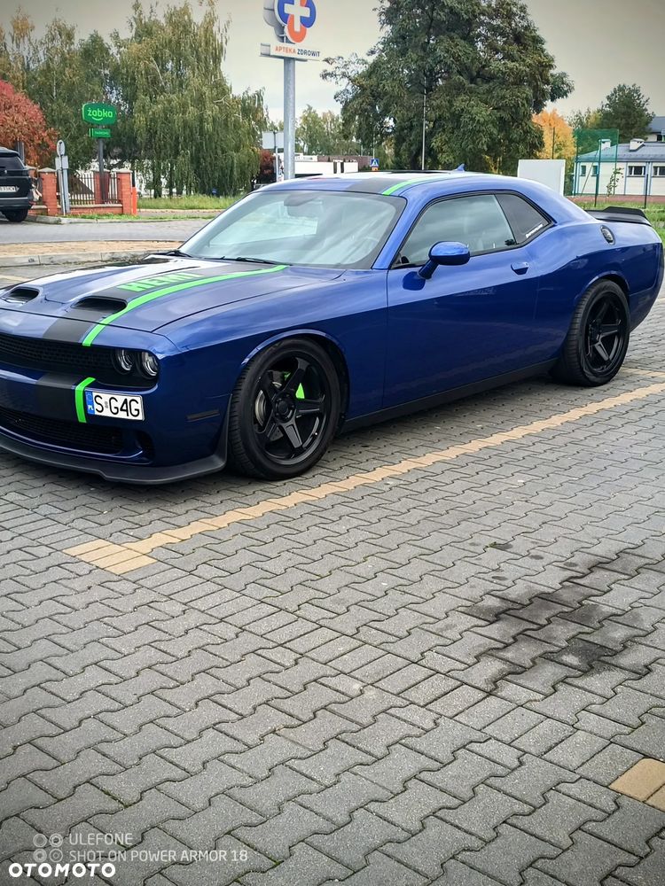 Dodge Challenger - 2