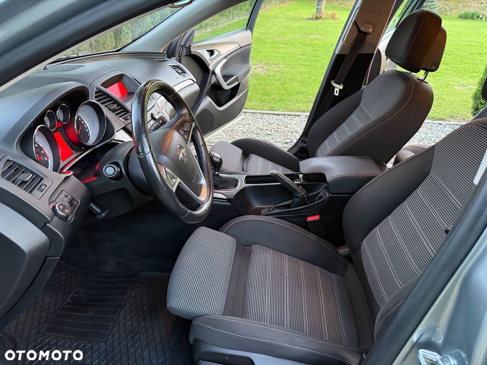 Opel Insignia 2.0 Turbo Sports Tourer ecoFLEXStart/Stop - 16