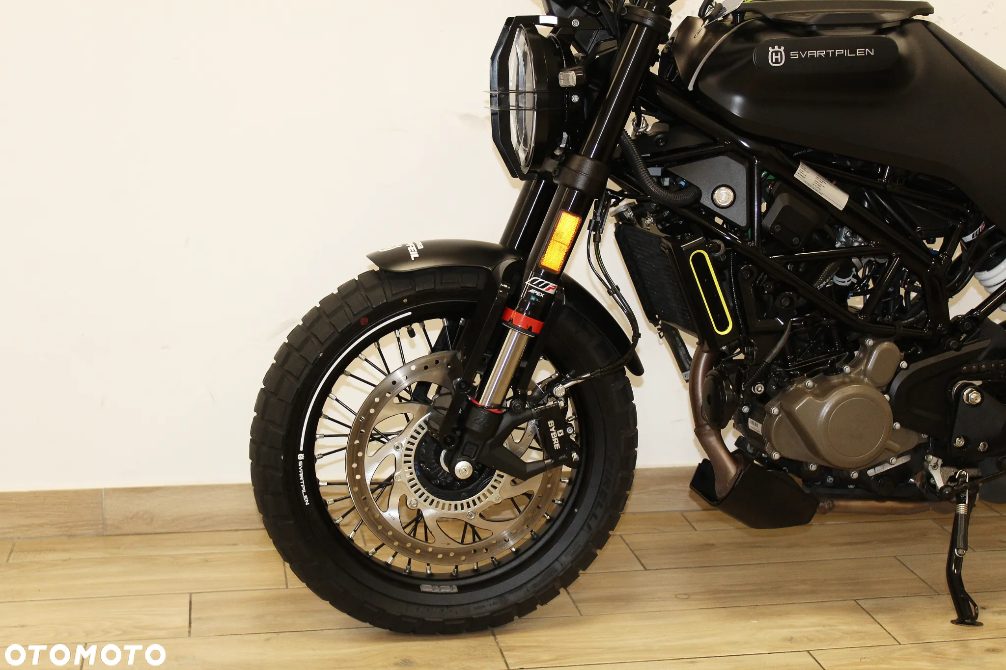 Husqvarna Svartpilen - 11