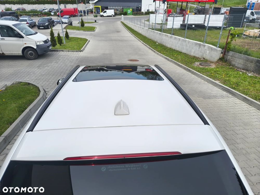 BMW Seria 5 525d xDrive Sport-Aut Luxury Line - 22