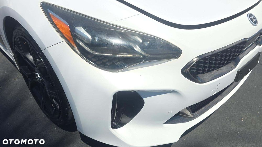 Kia Stinger - 13