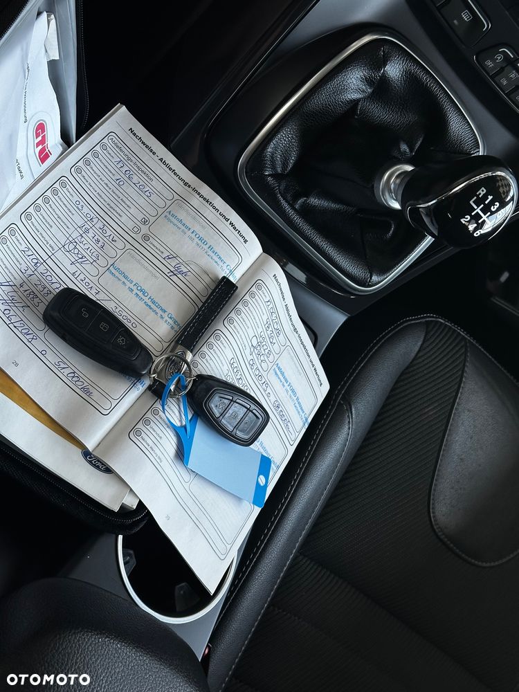 Ford Kuga - 28