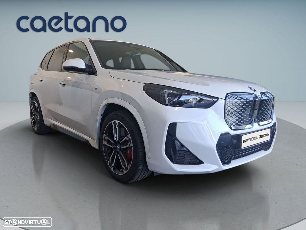 BMW iX1 eDrive20 Pack Desportivo M Pro - 8