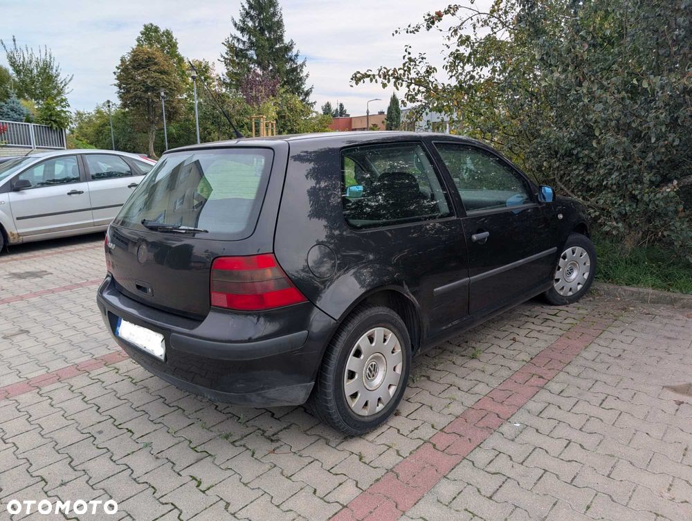 Volkswagen Golf - 2