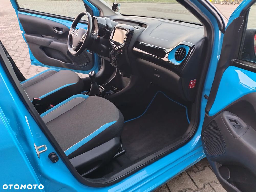 Toyota Aygo x-play touch - 20