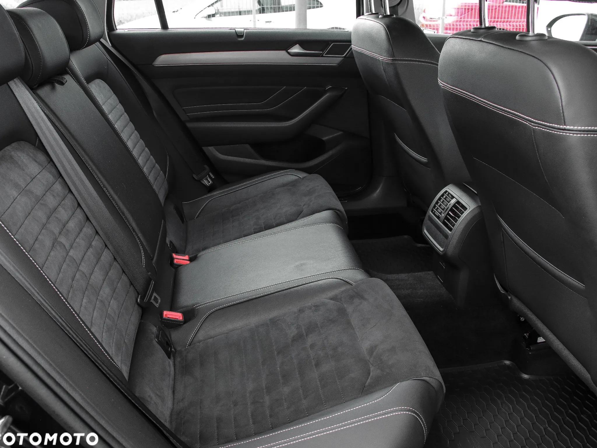 Volkswagen Passat 2.0 TDI 4Mot Elegance DSG - 12