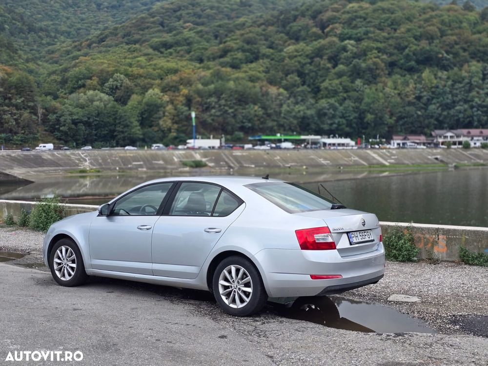 Skoda Octavia 1.6 TDI AMBITION DSG - 15