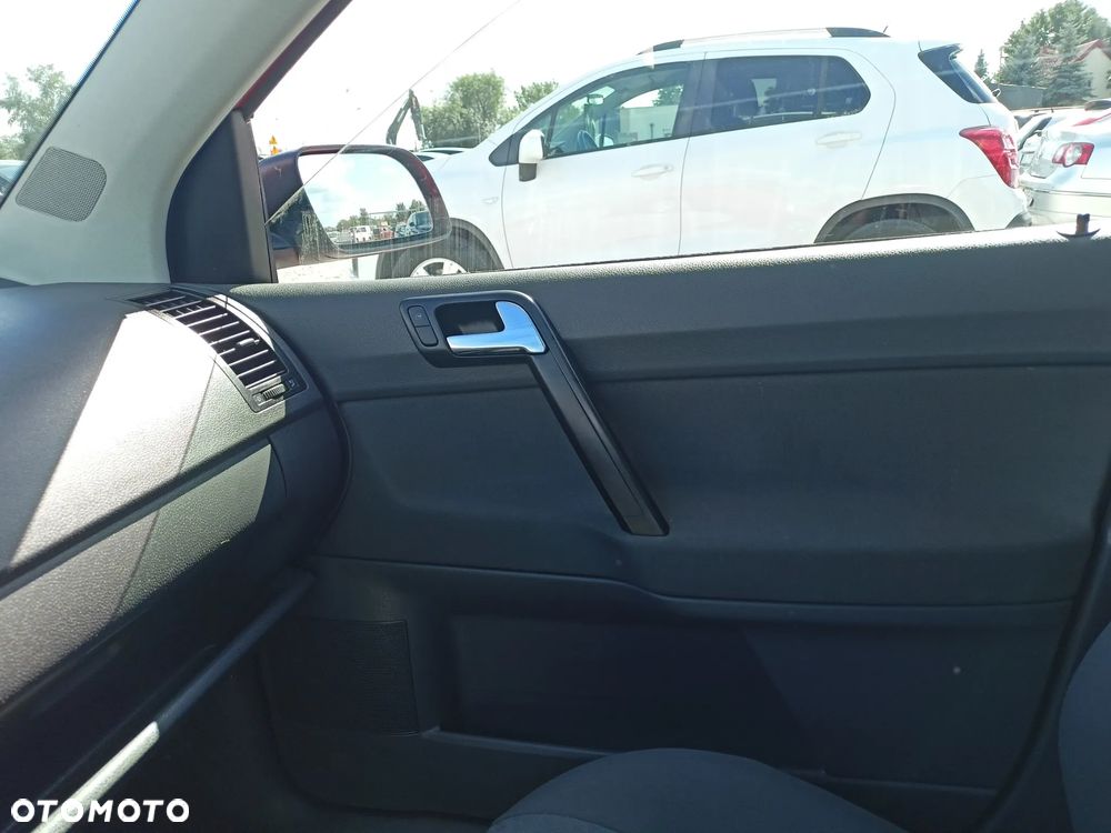 Volkswagen Polo - 15