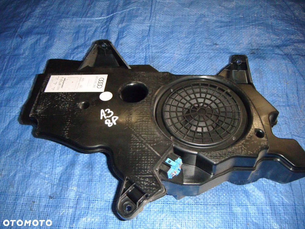 audi a3 8p subwoofer - 1