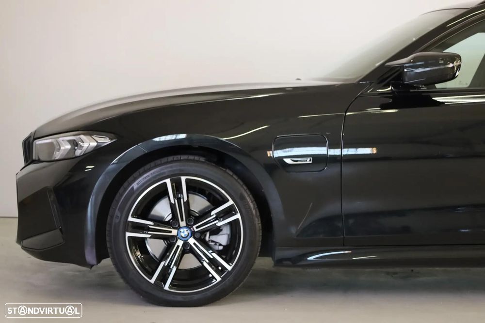 BMW 330 e Pack Desportivo M Auto - 14