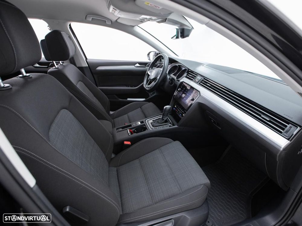 VW Passat Variant 2.0 TDI Business DSG - 9