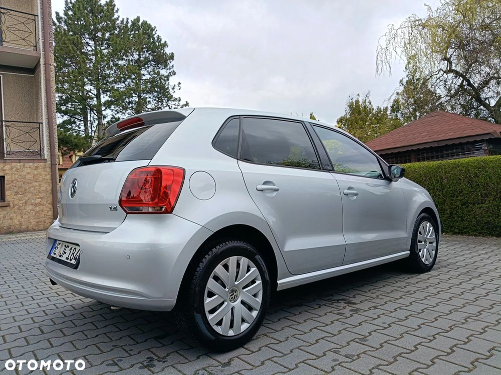 Volkswagen Polo 1.4 16V Comfortline - 22