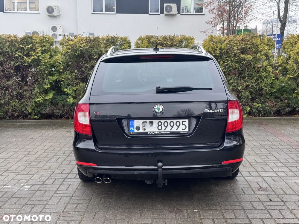 Skoda Superb 2.0 TDI DSG Exclusive - 33