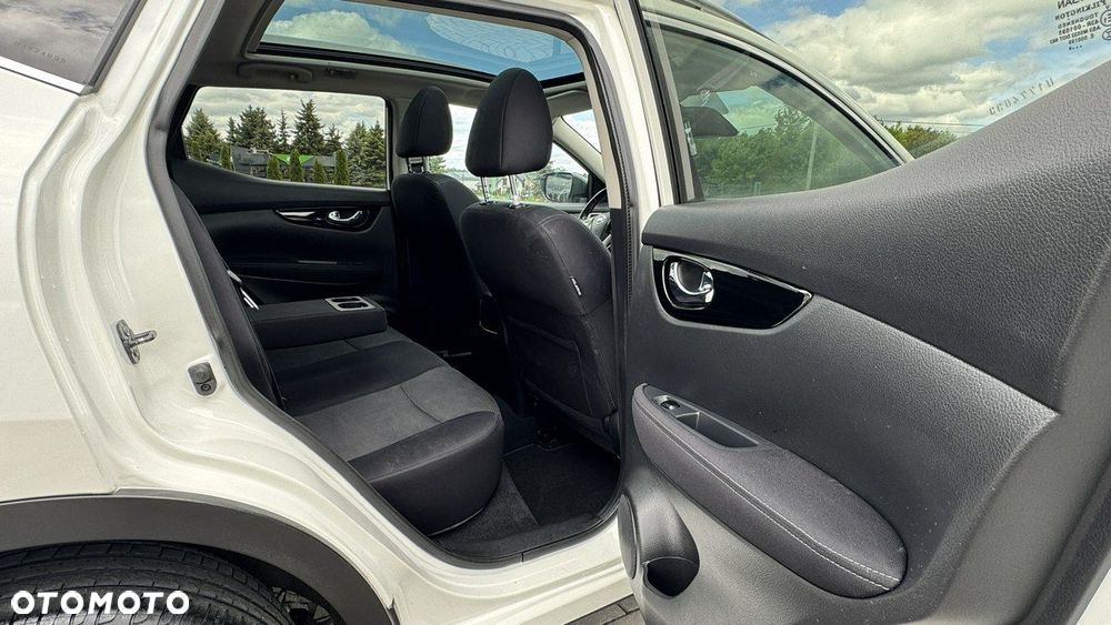 Nissan Qashqai 1.5 dCi TEKNA - 23