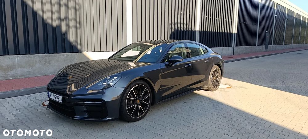 Porsche Panamera - 1