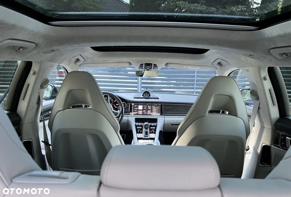 Porsche Panamera 4 - 18