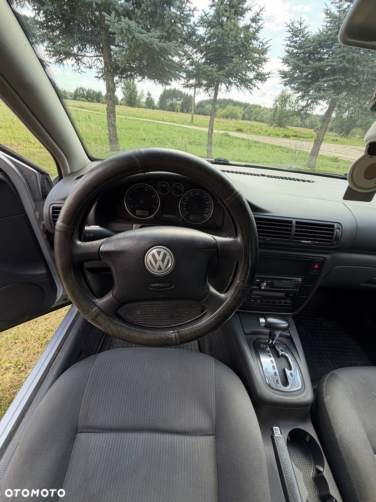 Volkswagen Passat - 5