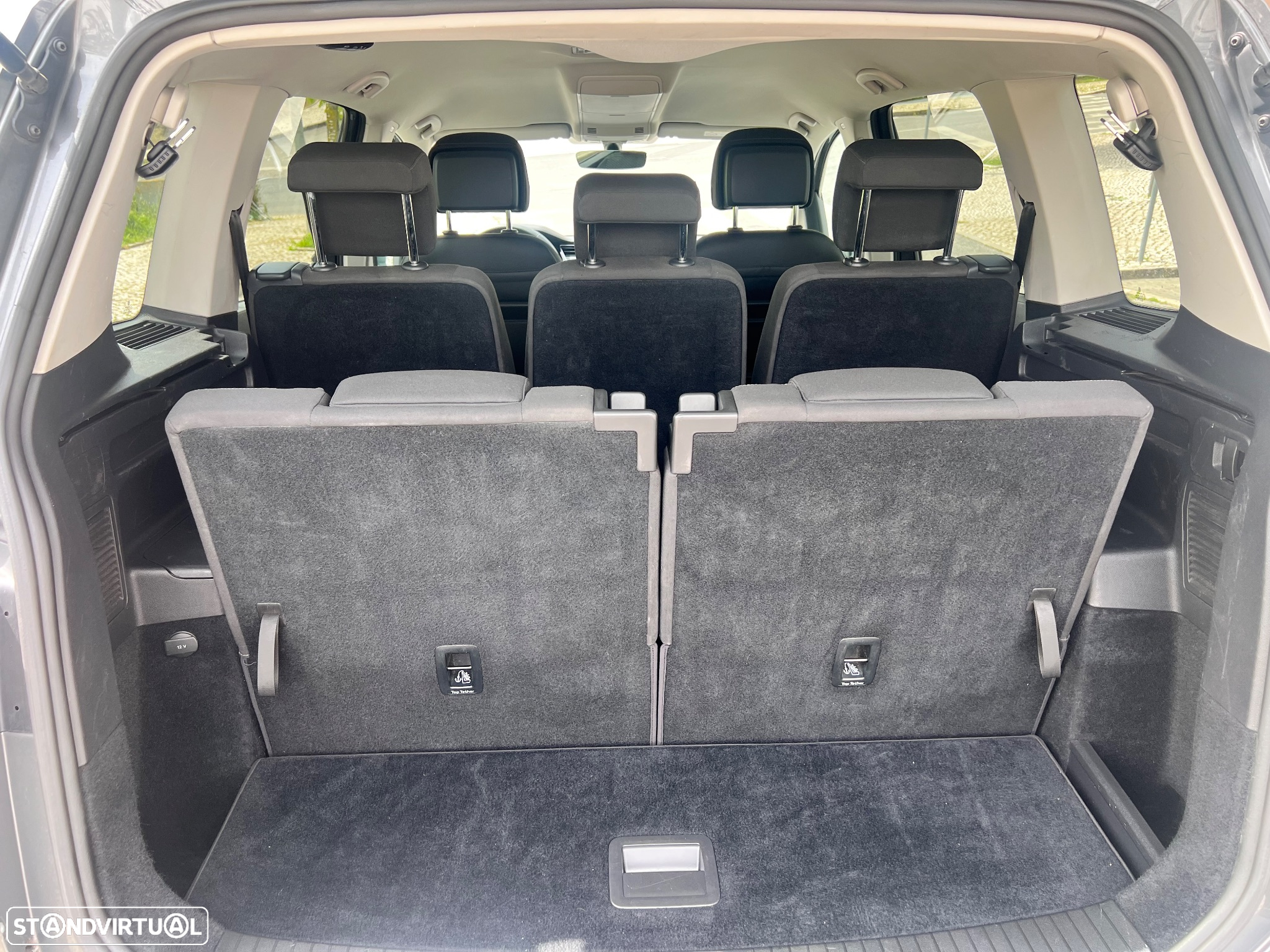 VW Touran 1.6 TDI Highline DSG - 16