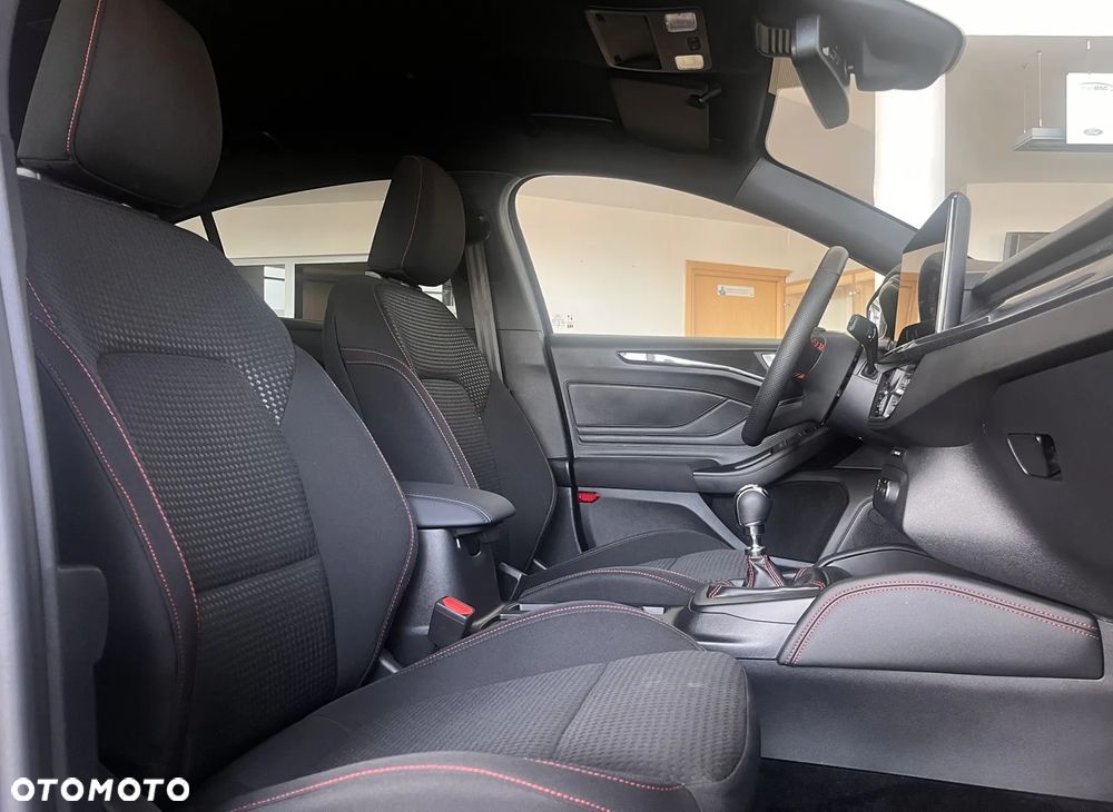 Ford Focus 1.0 EcoBoost Hybrid ST-LINE X - 25