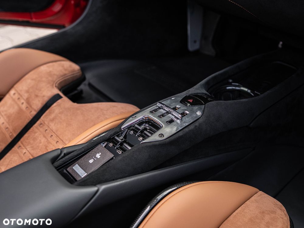 Ferrari 296 GTS - 29