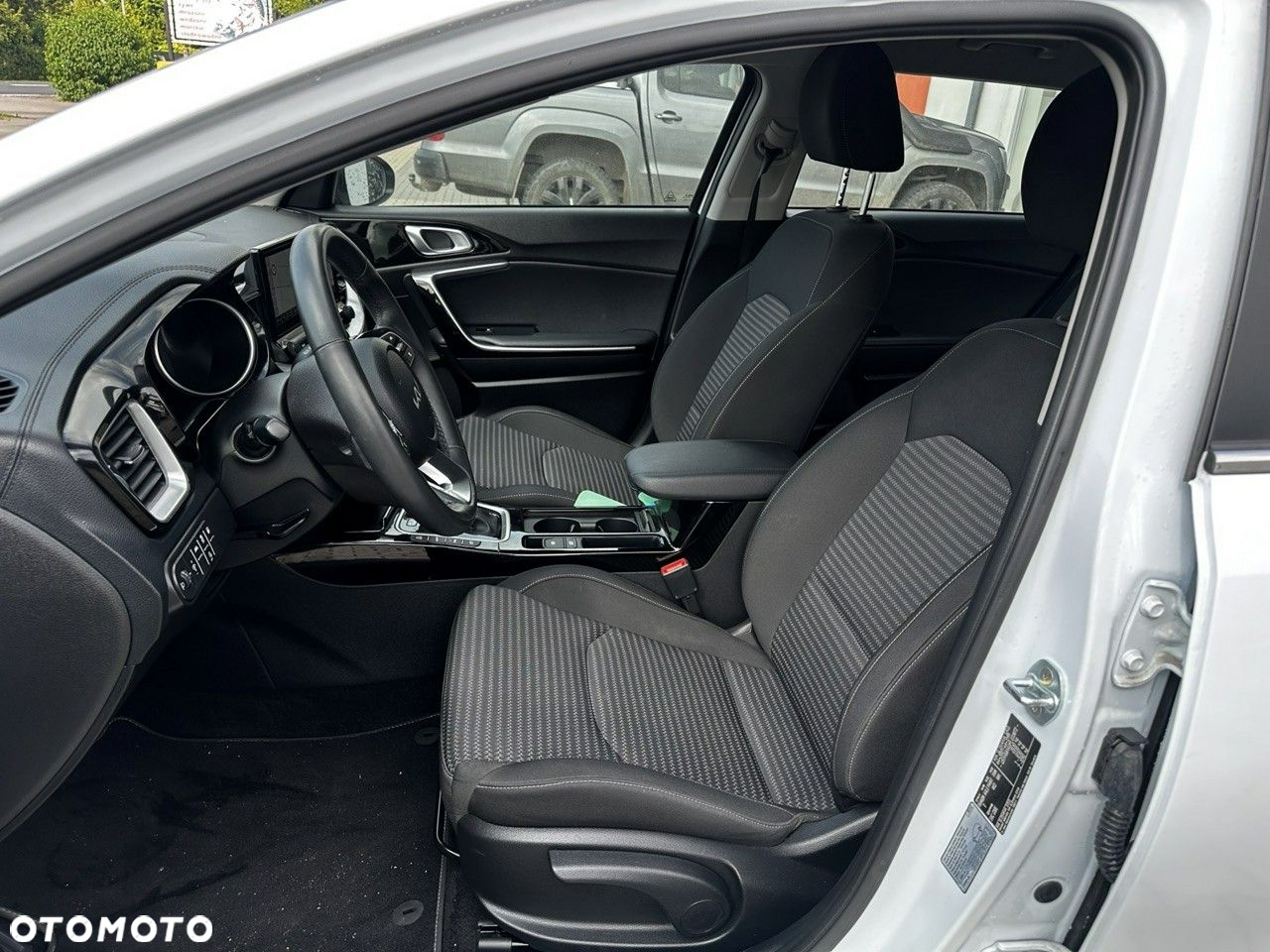 Kia Ceed 1.6 GDI PHEV L Business Line DCT - 18