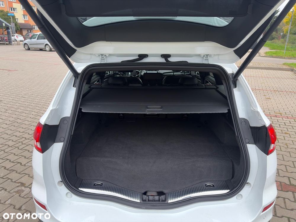 Ford Mondeo SW 2.0 Hybrid Vignale Plus - 11
