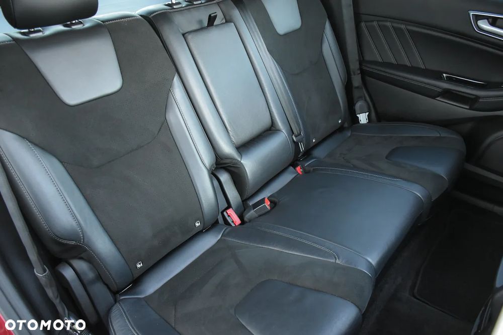 Ford Edge 2.0 TDCi Bi-Turbo 4x4 ST-LINE - 33