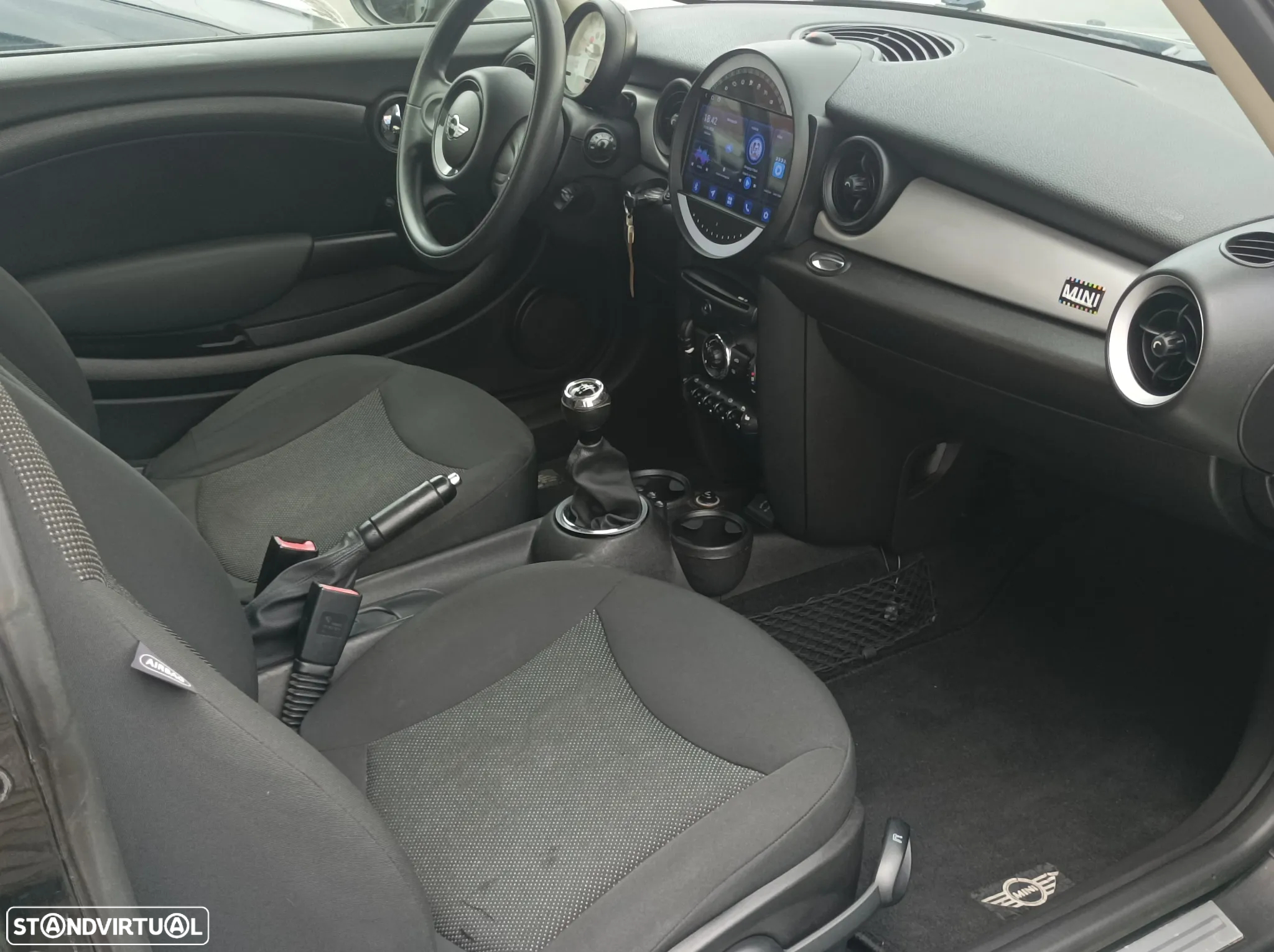 MINI 3 Portas One D - 24
