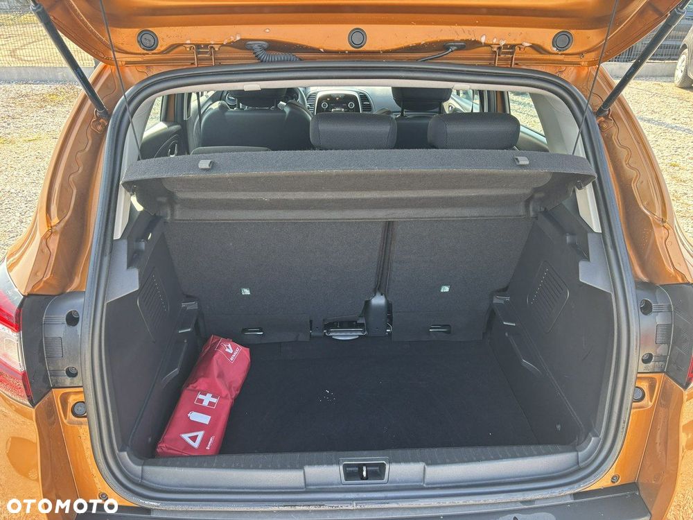 Renault Captur - 31