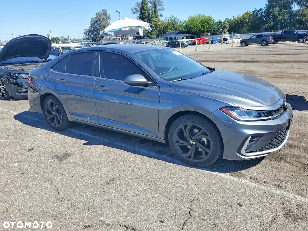Volkswagen Jetta - 5
