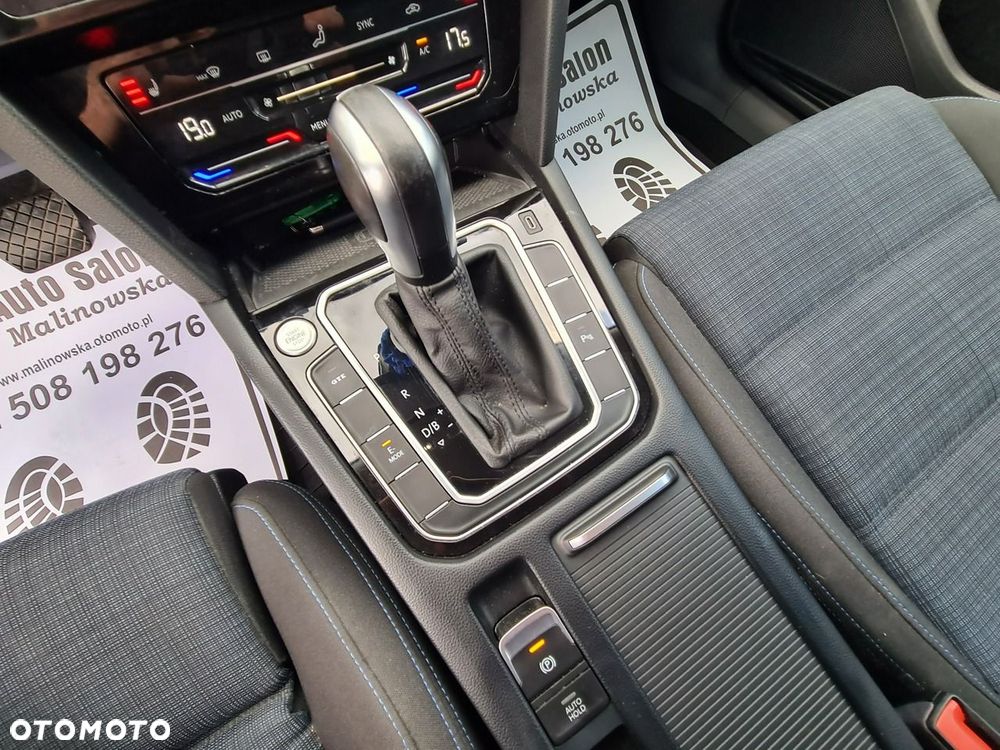 Volkswagen Passat - 30