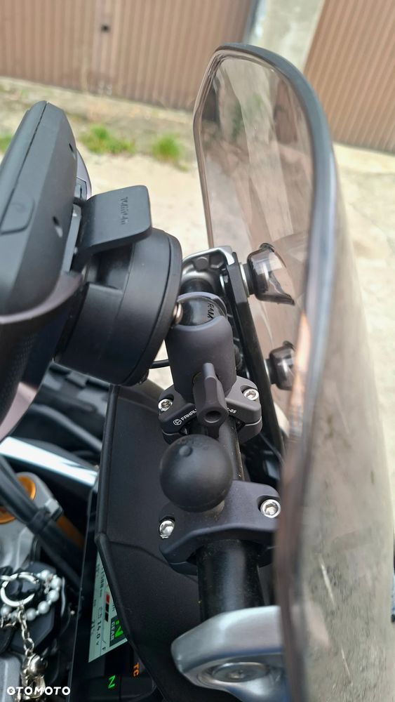 Suzuki V-STROM - 17