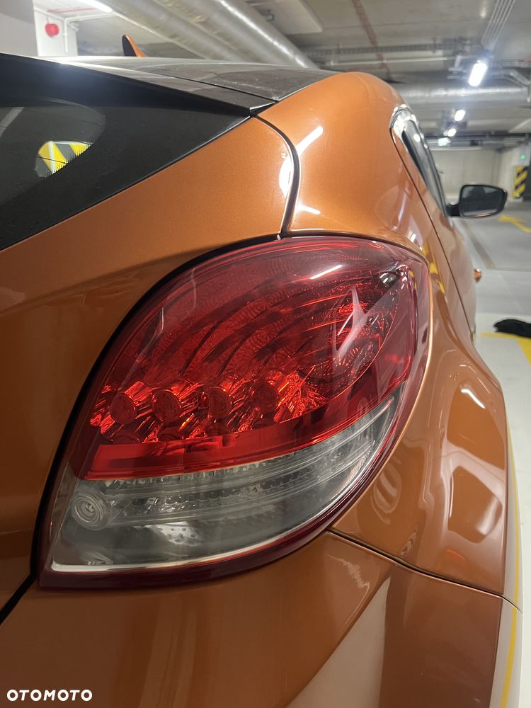 Hyundai Veloster 1.6 GDI Comfort - 18