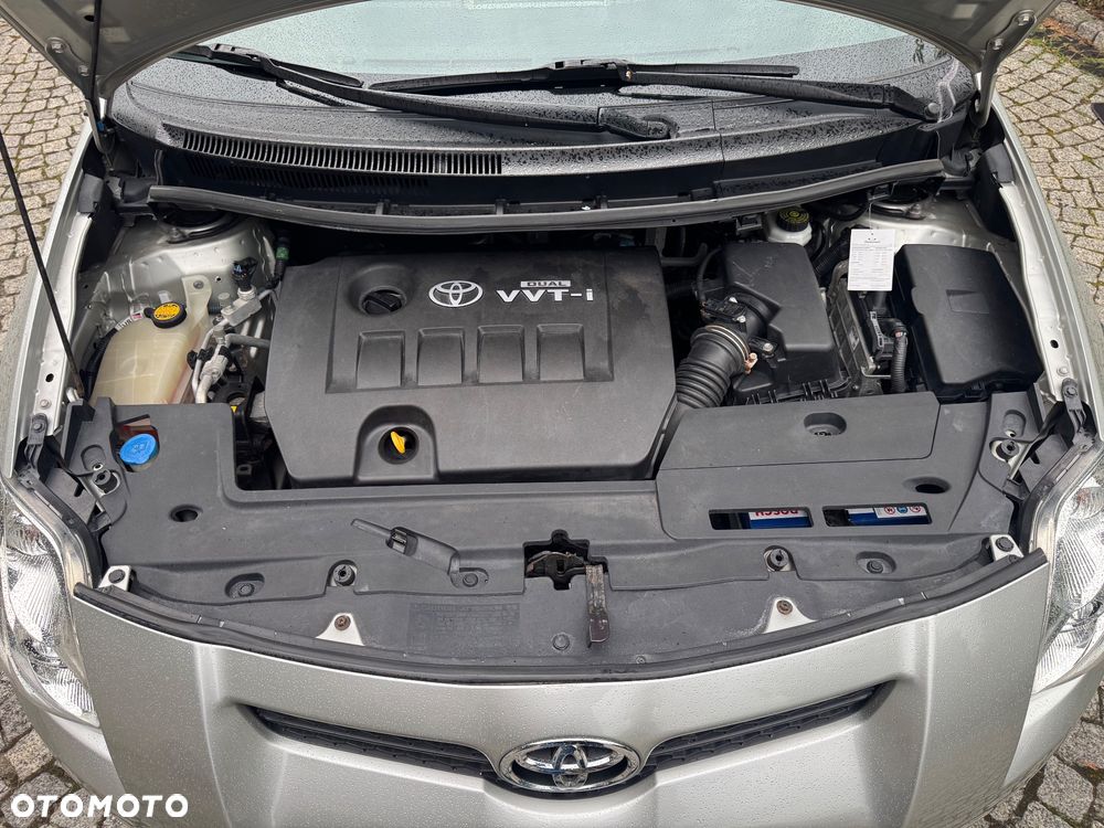 Toyota Auris 1.6 VVT-i Executive - 32