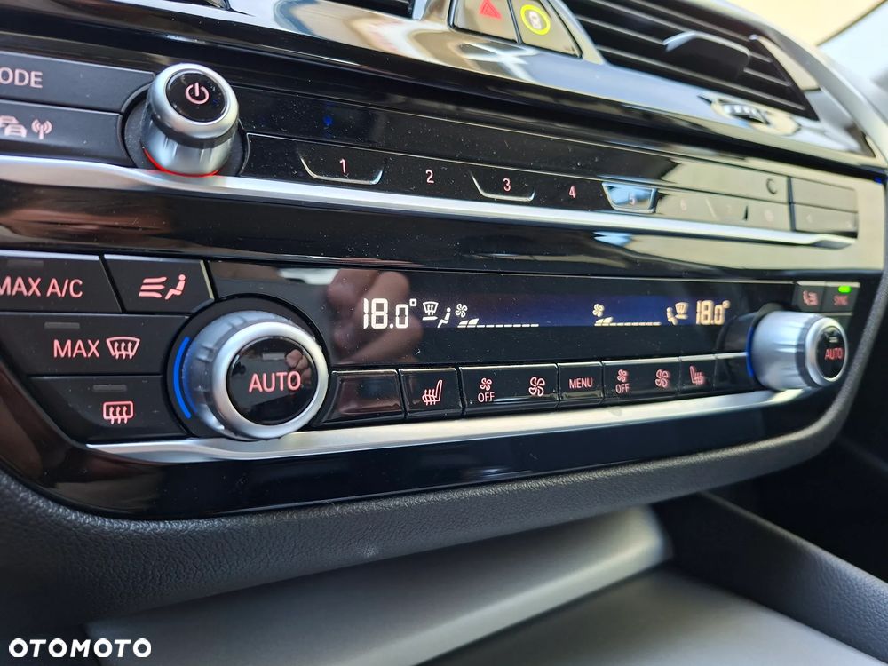 BMW Seria 5 518d - 15