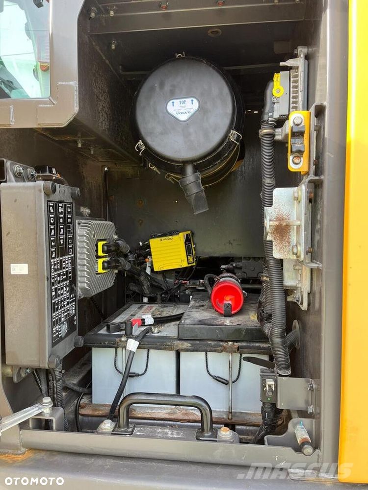 Volvo EC 300 EL - 19