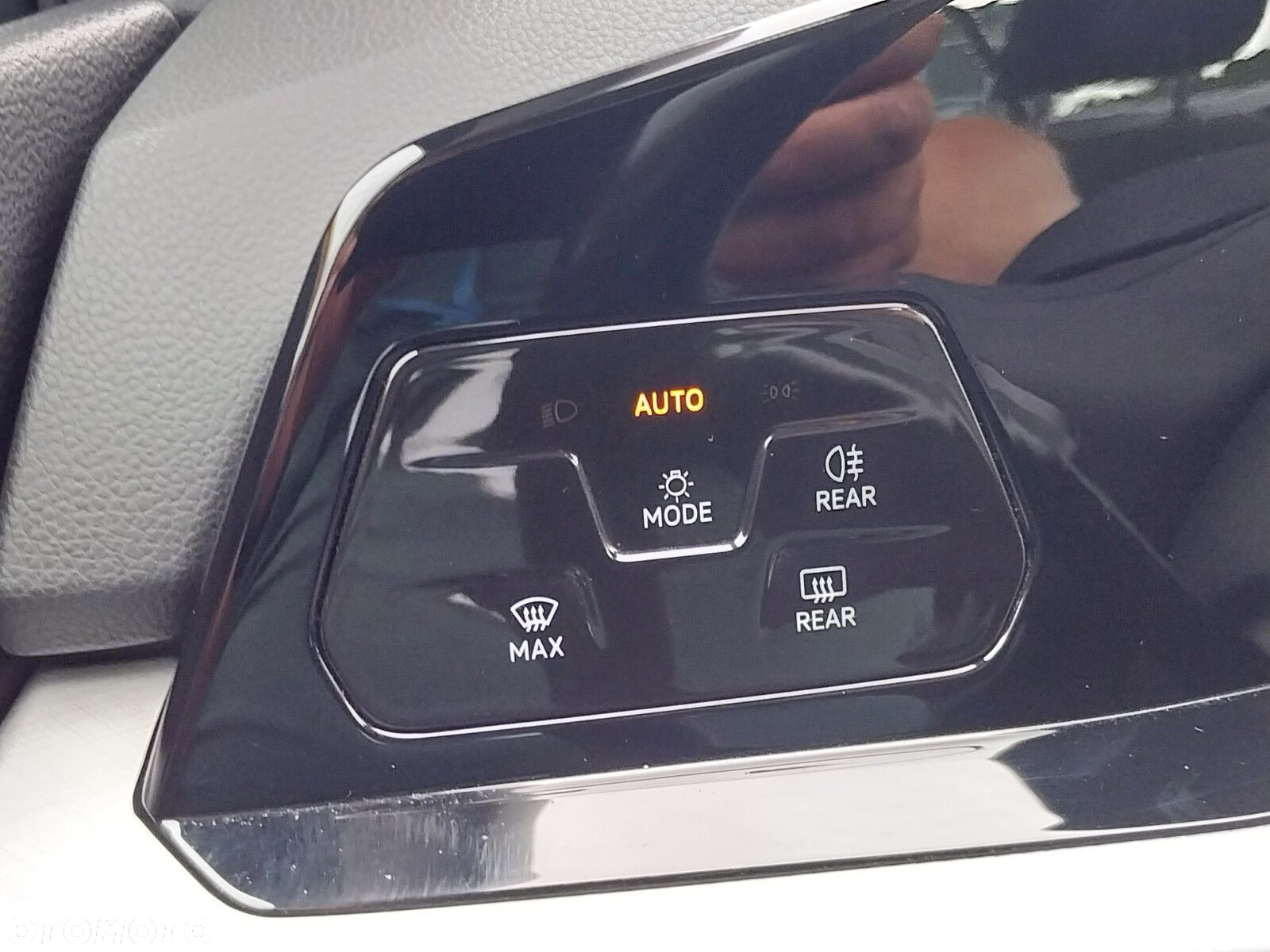 Volkswagen Golf - 17
